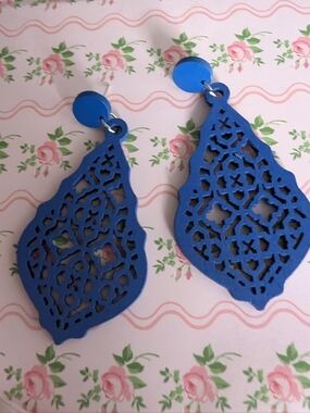Blue Cutout Dangle Earrings Pierced